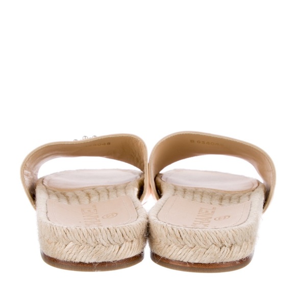 New Chanel Beige Lambskin Pearl CC Espadrille SlipOn Slides Sandals Sz 38 - Picture 5 of 9